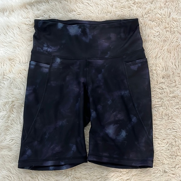 High Rise Bike Shorts - Picture 1 of 2